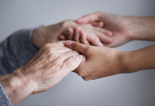 Descubra as melhores maneiras de cuidar de adultos mais velhos